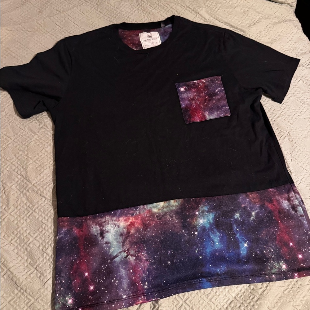 On The Byas Black Galaxy Nebula Men's L Crewneck T-Shirt